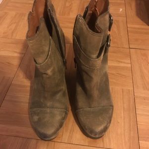 Ankle boots with heel